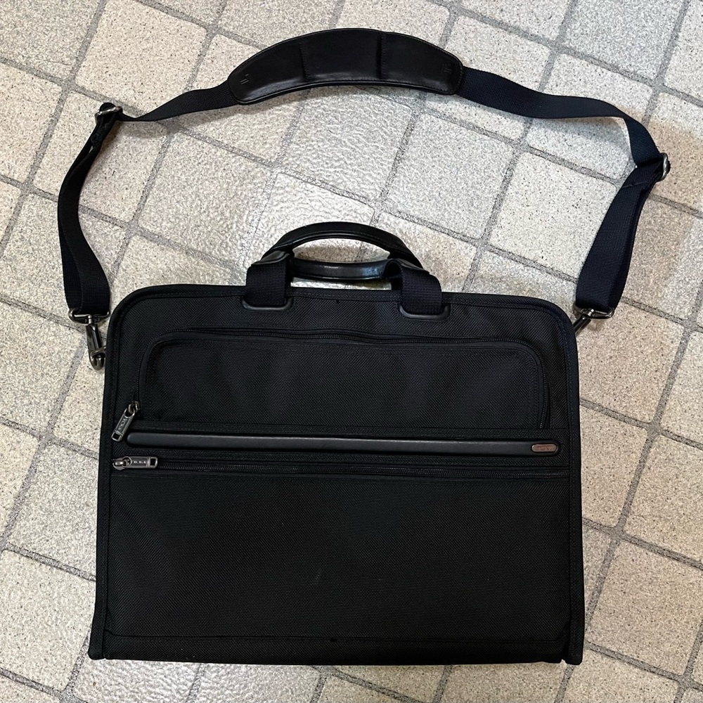 TUMI 2611D4 Black Men's Briefcase laptop bag ballistic nylon EUC